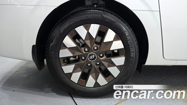 Hyundai Staria 2024, фото 5