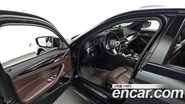 BMW 5 Series 2022, фото 10