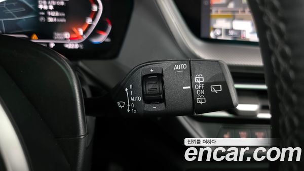 BMW 1 Series 2022, фото 29