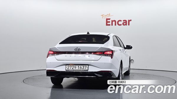 Hyundai Elantra 2021, фото 4