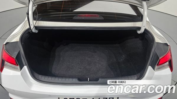 Hyundai Elantra 2021, фото 26