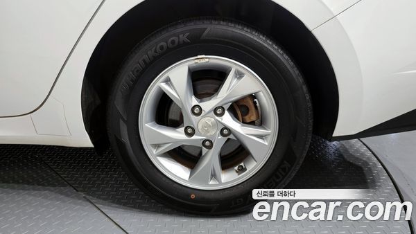 Hyundai Elantra 2021, фото 7