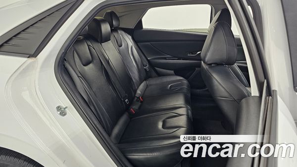 Hyundai Elantra 2021, фото 16