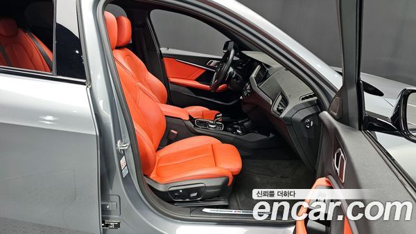 BMW 1 Series 2022, фото 15