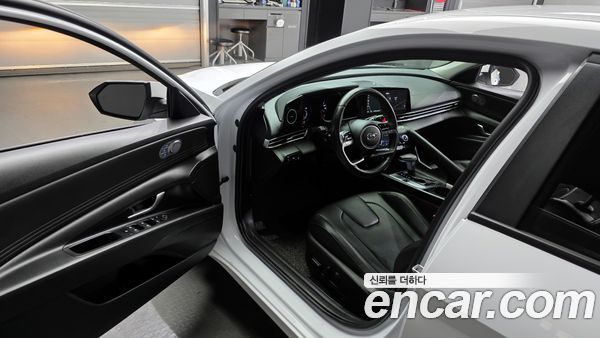 Hyundai Elantra 2023, фото 13