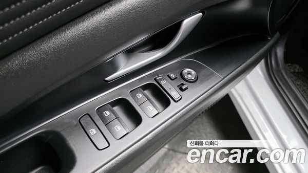 Hyundai Elantra 2023, фото 19