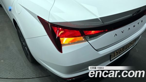 Hyundai Elantra 2023, фото 9