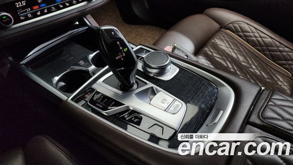 BMW 7 Series 2020, фото 9