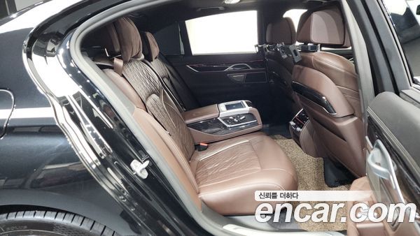BMW 7 Series 2020, фото 11