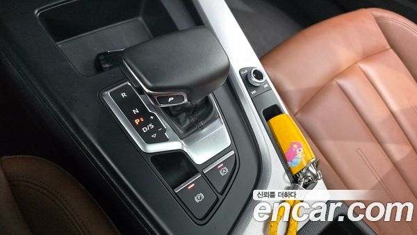 Audi A4 2023, фото 12