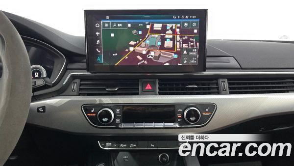Audi A4 2023, фото 20