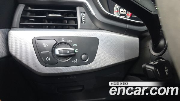 Audi A4 2023, фото 27