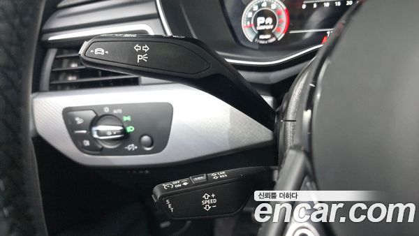 Audi A4 2023, фото 29
