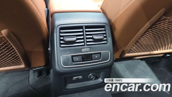 Audi A4 2023, фото 30