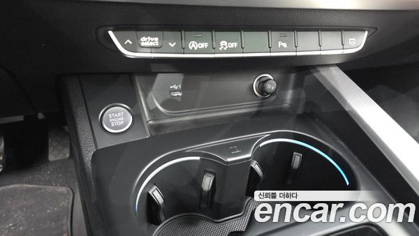 Audi A4 2023, фото 31