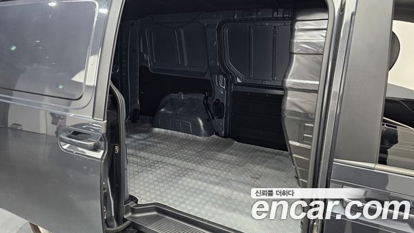 Hyundai Staria 2022, фото 17