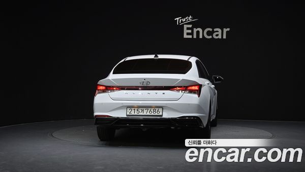 Hyundai Elantra 2023, фото 4