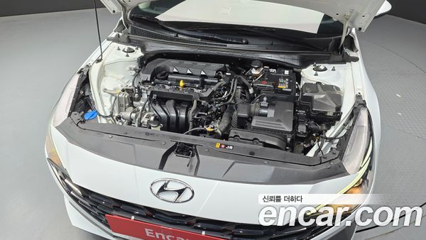 Hyundai Elantra 2023, фото 6