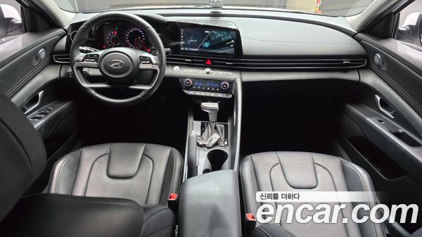 Hyundai Elantra 2023, фото 10