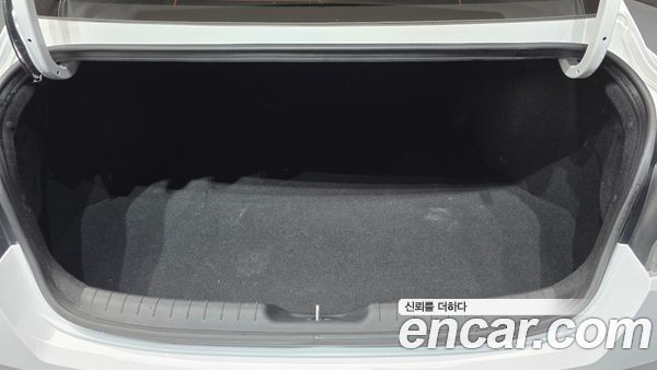 Hyundai Elantra 2023, фото 30