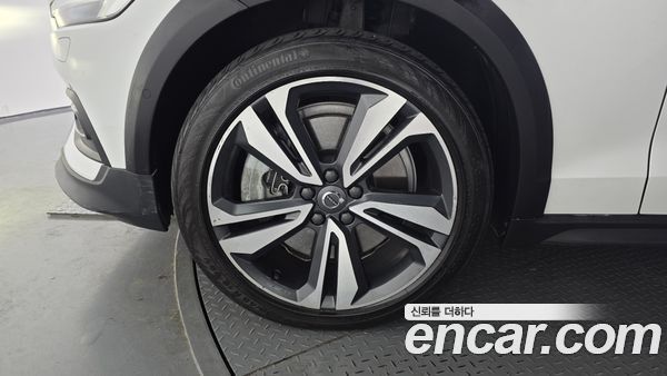 Volvo V60 2021, фото 5