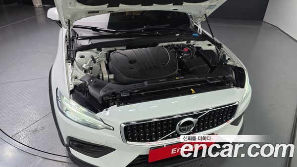 Volvo V60 2021, фото 6
