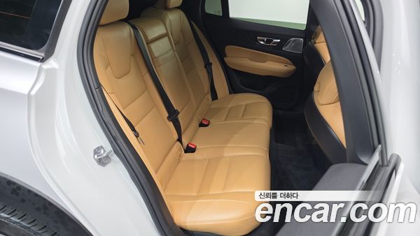 Volvo V60 2021, фото 17