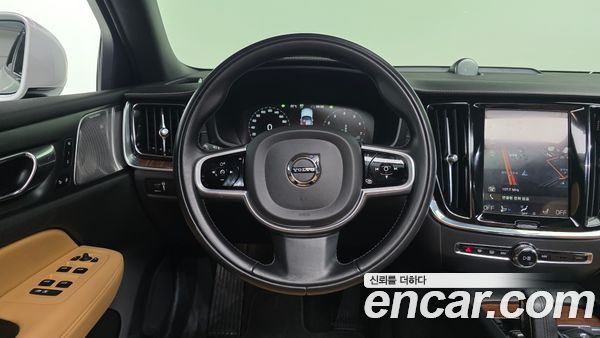 Volvo V60 2021, фото 18