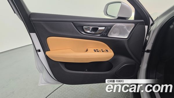 Volvo V60 2021, фото 14