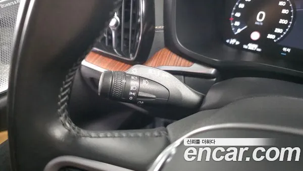 Volvo V60 2021, фото 31