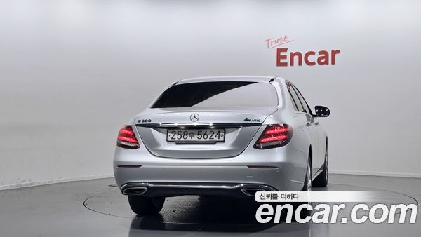 Mercedes-Benz E-Class 2020, фото 4