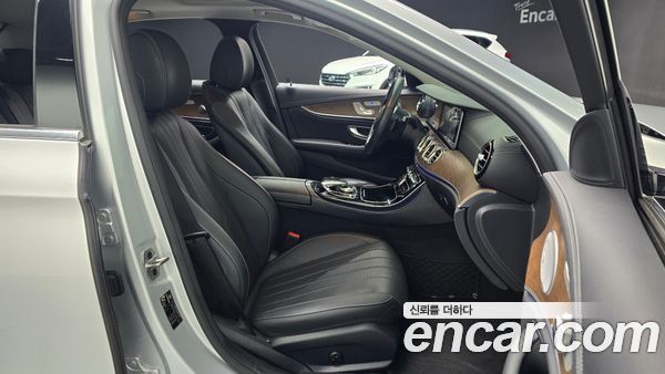 Mercedes-Benz E-Class 2020, фото 10