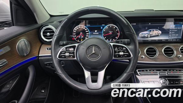 Mercedes-Benz E-Class 2020, фото 13