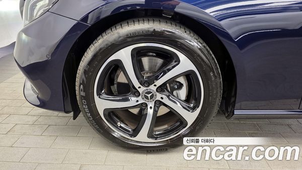 Mercedes-Benz E-Class 2020, фото 5
