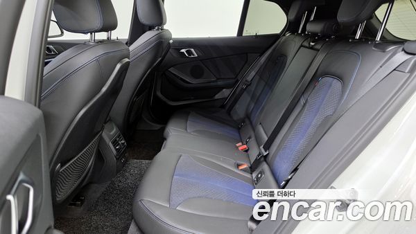 BMW 1 Series 2023, фото 18
