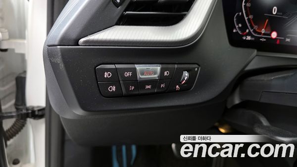 BMW 1 Series 2023, фото 24
