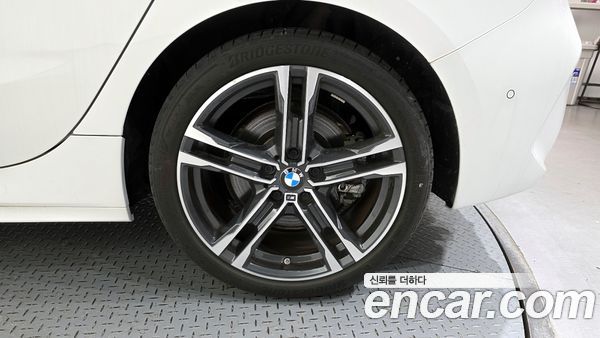 BMW 1 Series 2023, фото 7