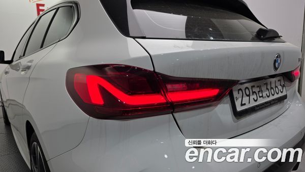 BMW 1 Series 2023, фото 9