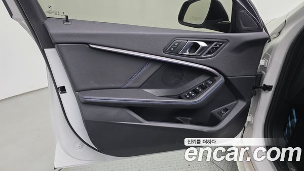 BMW 1 Series 2023, фото 14