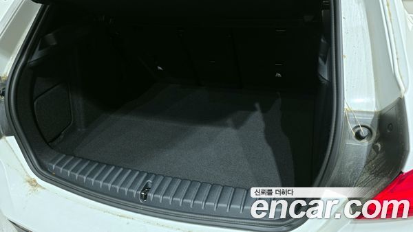 BMW 1 Series 2023, фото 29