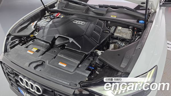 Audi Q8 2021, фото 6