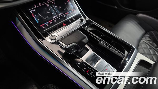 Audi Q8 2021, фото 9