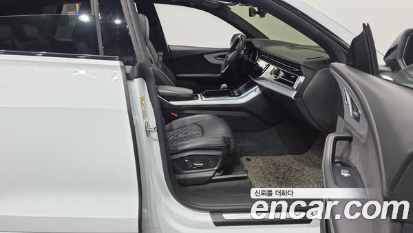 Audi Q8 2021, фото 11