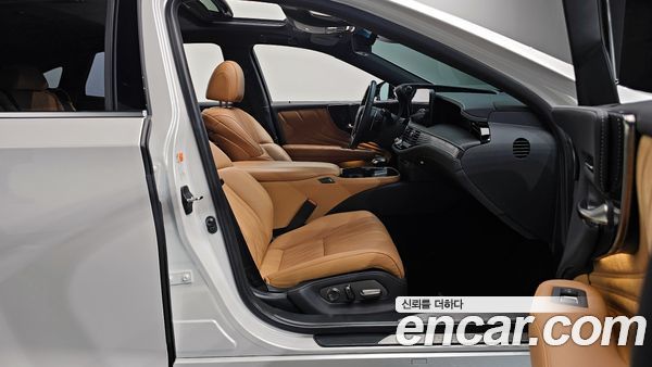 Lexus LS 2022, фото 17