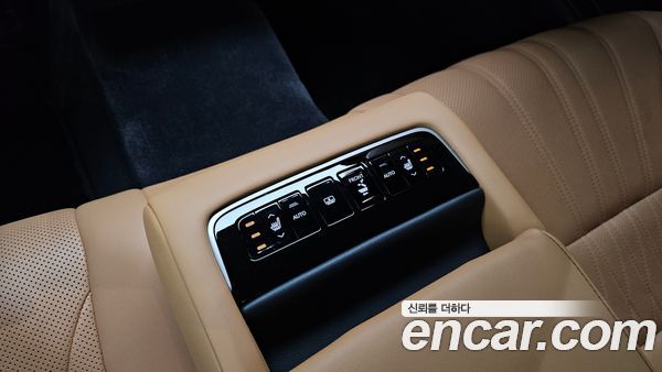 Lexus LS 2022, фото 24