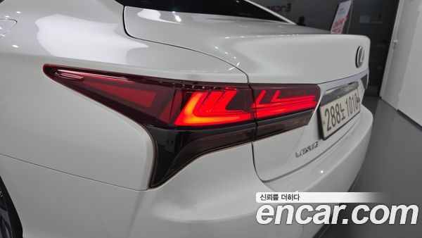 Lexus LS 2022, фото 9