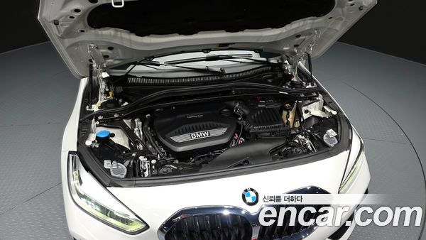 BMW 1 Series 2020, фото 6