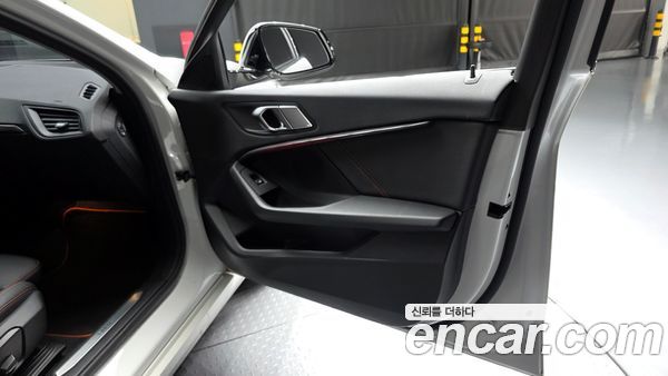 BMW 1 Series 2020, фото 14
