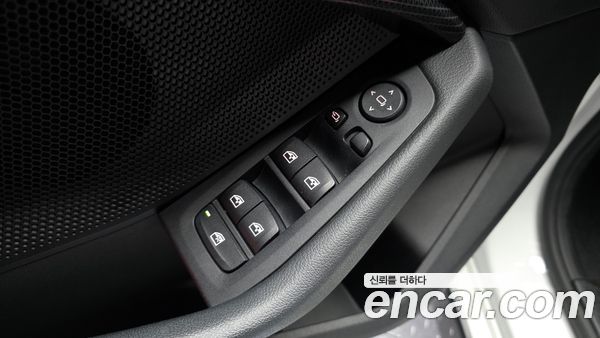 BMW 1 Series 2020, фото 30