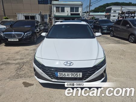 Hyundai Elantra 2022, фото 3
